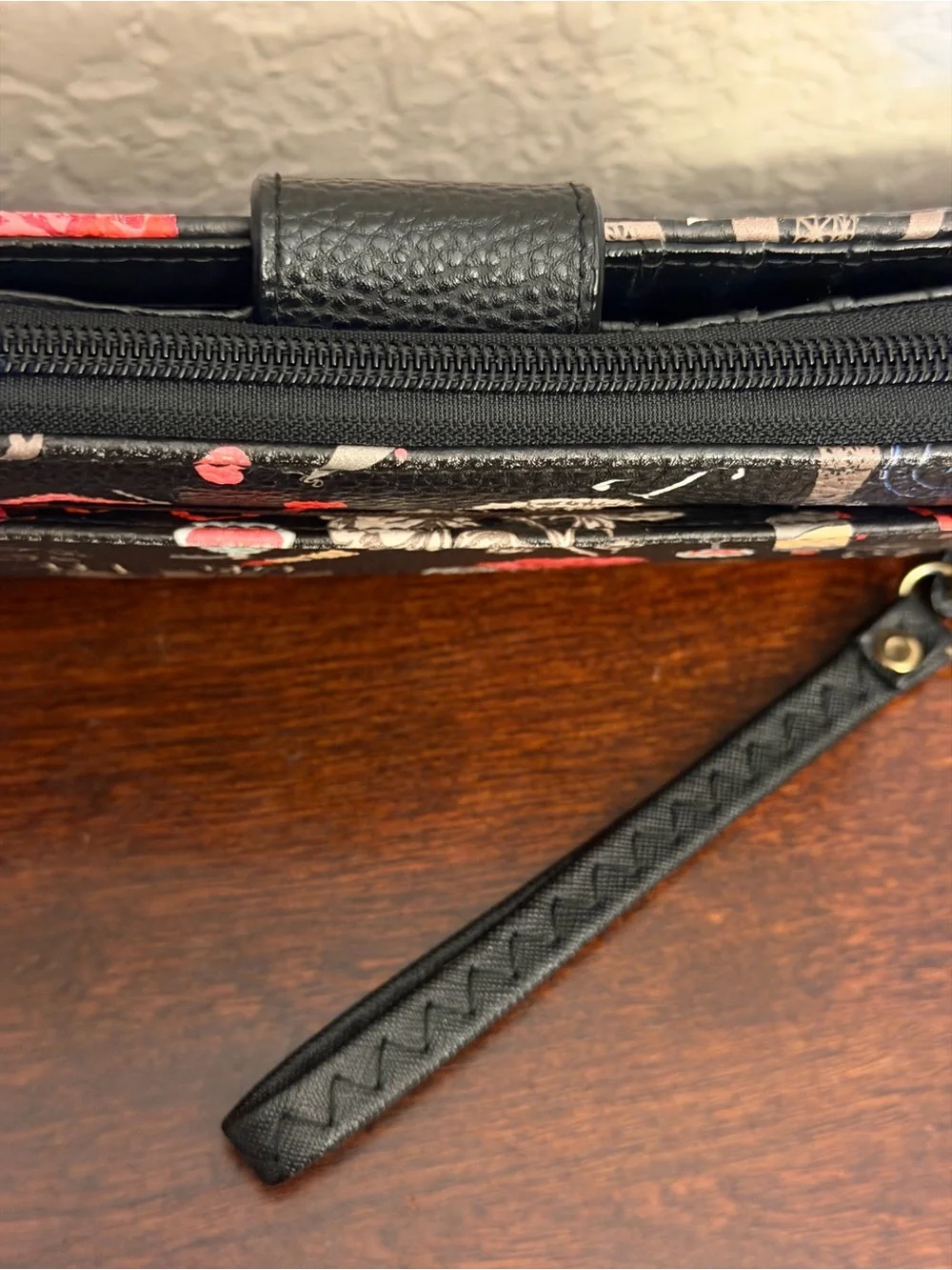 Stone Mountain Wristlet Wallet Pebbled Black Paris Themed Graphic Zip Around